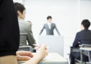 加強(qiáng)對教練員的職業(yè)角色轉(zhuǎn)變